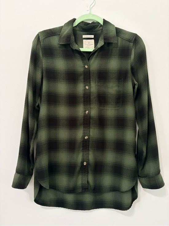 American Eagle Outfitters Tops - American Eagle Soft & Sexy Plaid Button Down Shirt Sz S Forest Green Black EUC